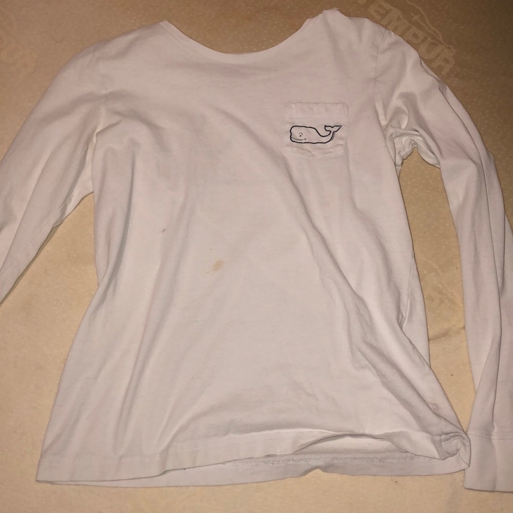 Vineyard Vines white long sleeve with navy blue